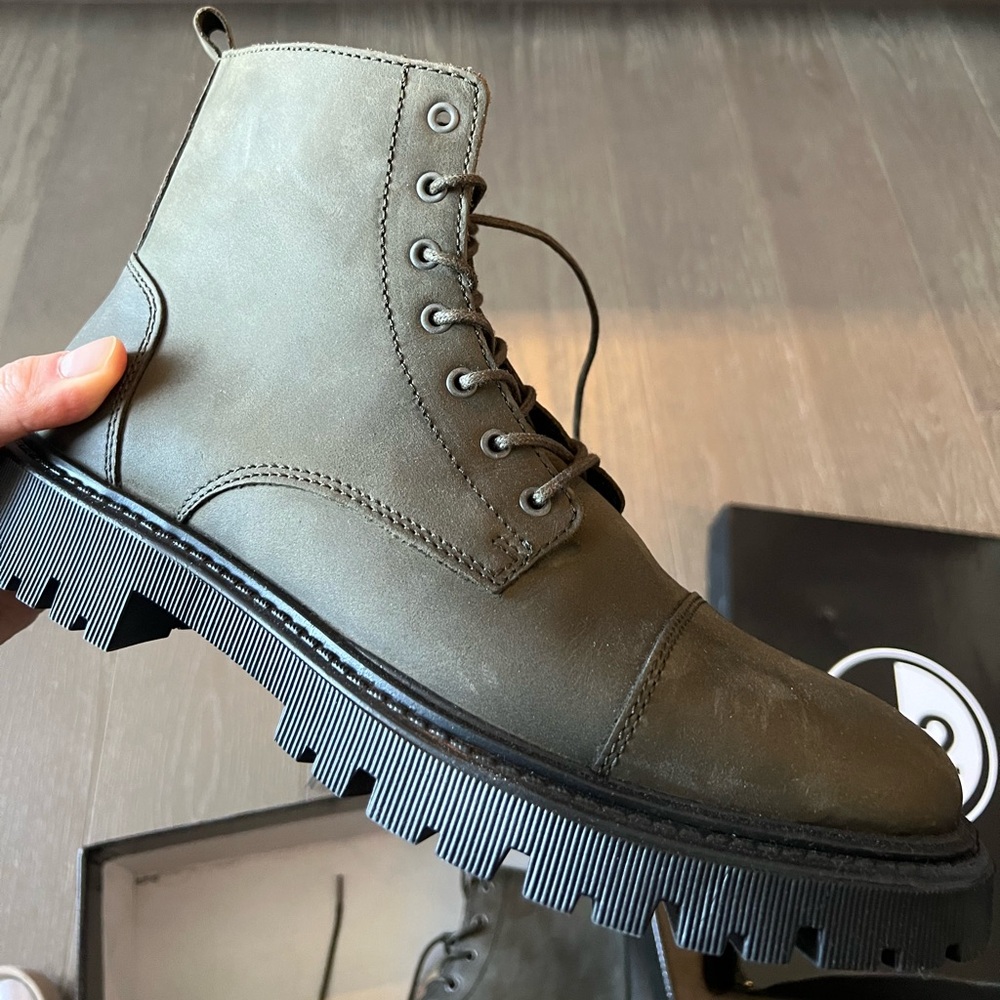 Brand New Brown’s shoes Boots, Olive, Size Europe 44 / US 12